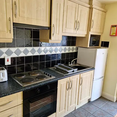 Glasan Village Holiday City - Close To Races * Galway